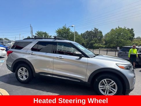 Used 2022 Ford Explorer XLT w/ Equipment Group 202A AWD/4WD image 8