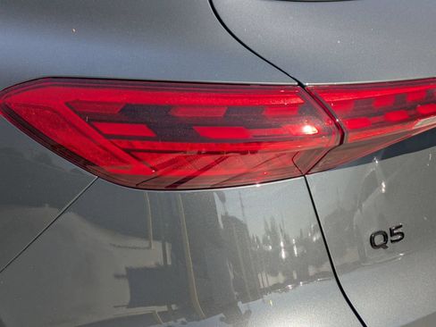 Used 2025 Audi Q5 Premium w/ Convenience Package AWD/4WD image 18
