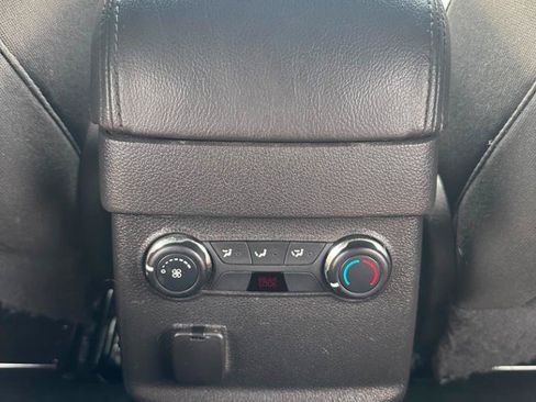 Used 2014 Ford Explorer XLT w/ Equipment Group 201A AWD/4WD image 29