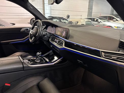 Used 2022 BMW X7 M50i AWD/4WD image 30