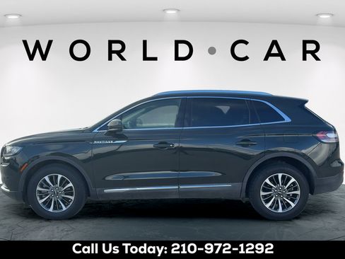 Used 2022 Lincoln Nautilus FWD w/ Premium Package image 12
