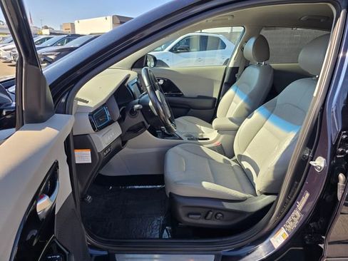 Used 2018 Kia Niro EX image 14