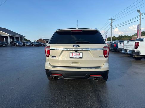 Used 2018 Ford Explorer Limited w/ Equipment Group 301A AWD/4WD image 4