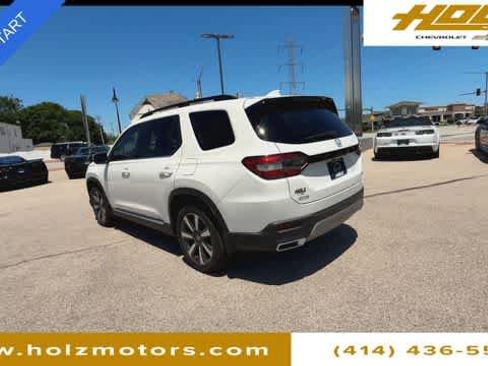 Used 2025 Honda Pilot Touring image 6