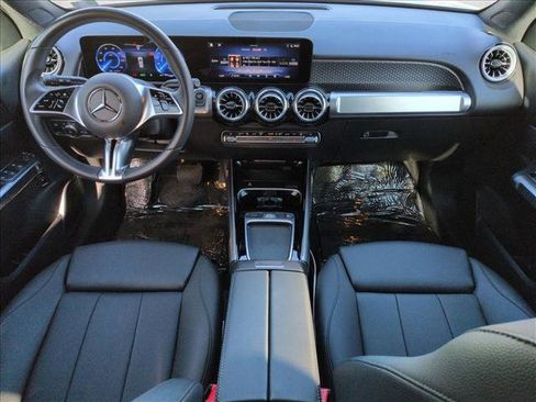 Used 2024 Mercedes-Benz EQB 250+ image 19