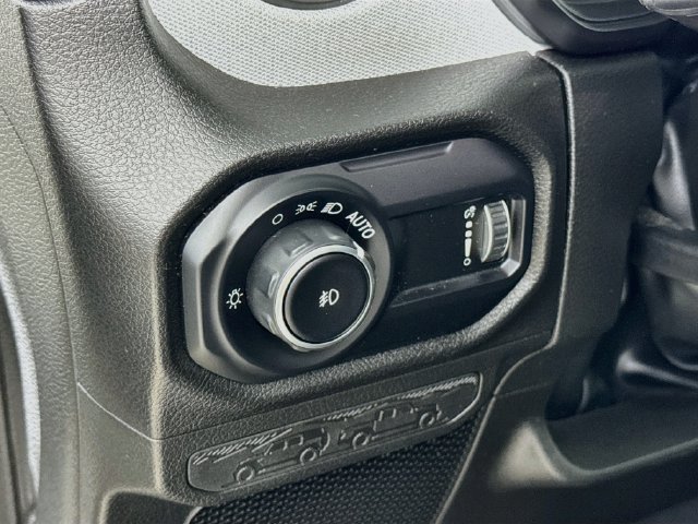 Used 2025 Jeep Wrangler Sport AWD/4WD image 14