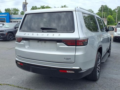 Used 2023 Jeep Wagoneer L Series II AWD/4WD image 31