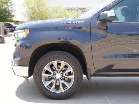 Used 2024 Chevrolet Silverado 1500 LT AWD/4WD image 5