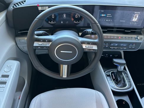 Certified 2025 Hyundai Kona SEL AWD/4WD image 14