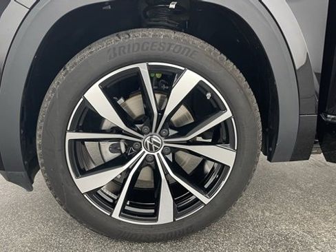 Used 2024 Volkswagen Atlas SEL Premium R-Line image 53