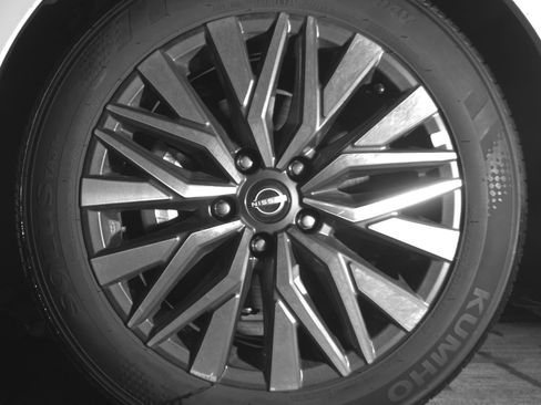 Used 2025 Nissan Altima 2.5 SV image 12