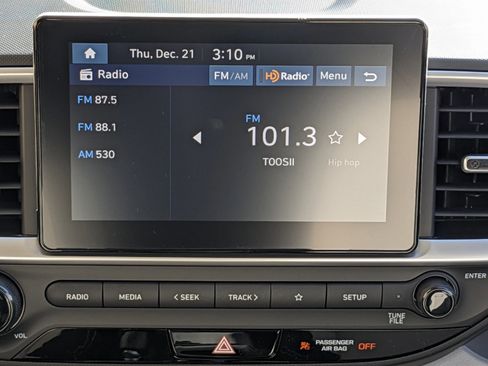 New 2025 Hyundai Venue SEL image 21