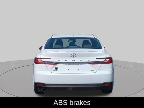 Used 2025 Toyota Camry SE FWD image 6