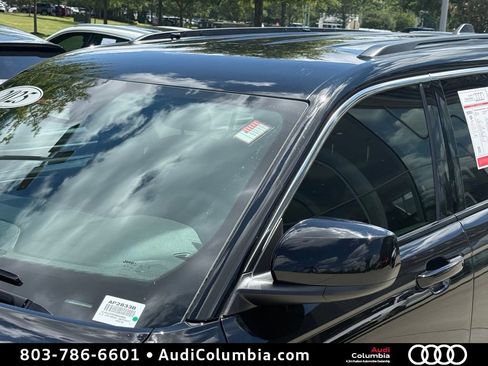 Used 2025 Jeep Grand Cherokee L Laredo RWD image 10
