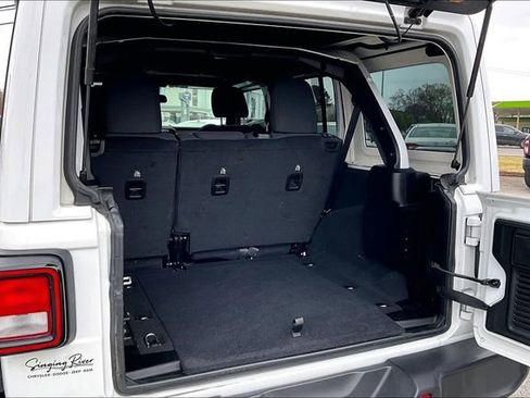 Used 2024 Jeep Wrangler Willys image 29