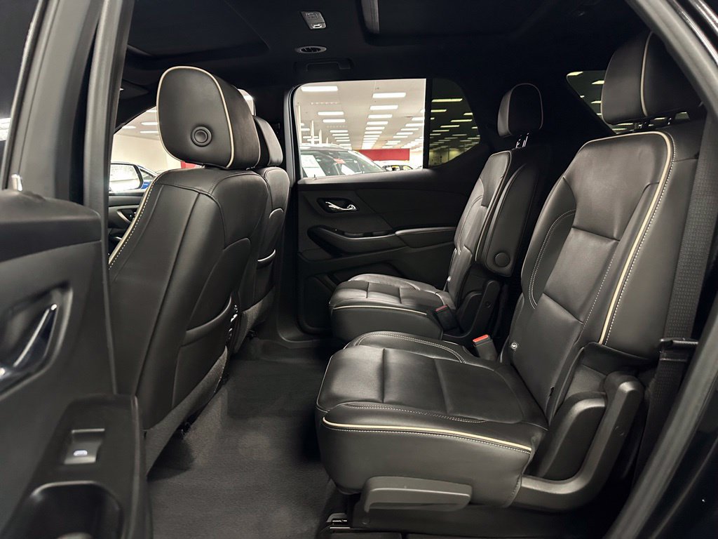 Used 2022 Chevrolet Traverse Premier w/ Redline Edition AWD/4WD image 27