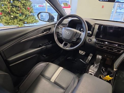 Certified 2025 Toyota Camry SE image 17