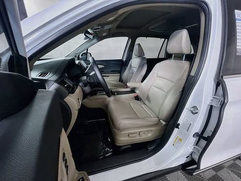 Used 2022 Honda Pilot Touring image 10