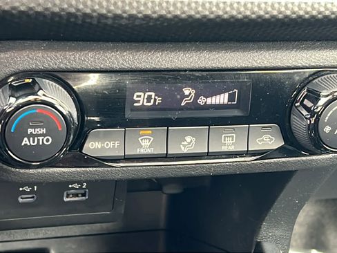 Used 2021 Nissan Kicks SV image 14