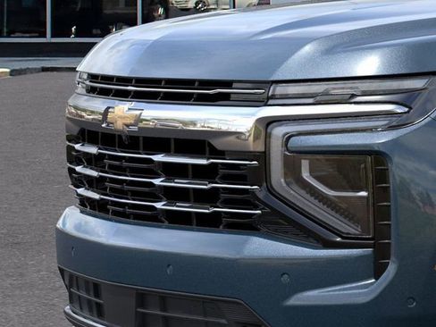 New 2026 Chevrolet Suburban LT image 13