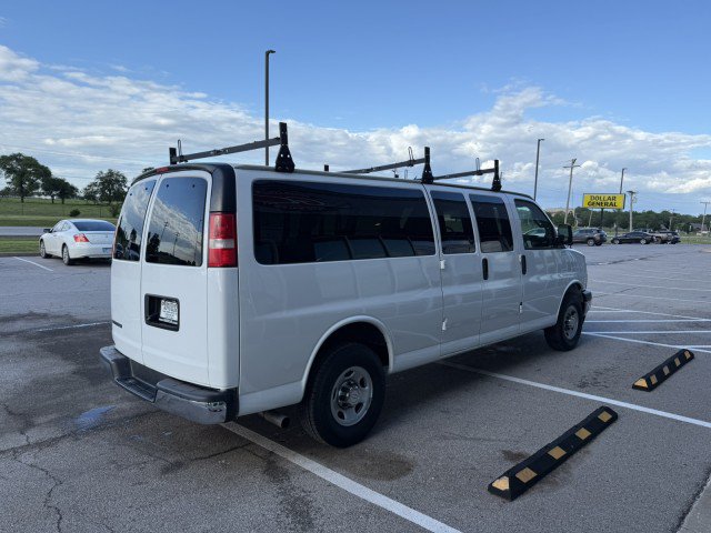 Used 2018 Chevrolet Express 3500 LT w/ LT Preferred Equipment Group RWD image 3