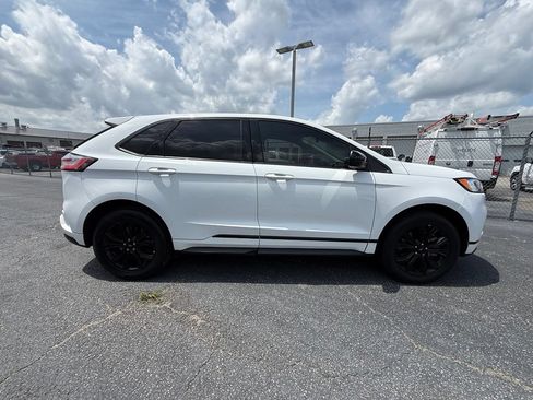 Used 2023 Ford Edge SE w/ Black Appearance Package AWD/4WD image 9