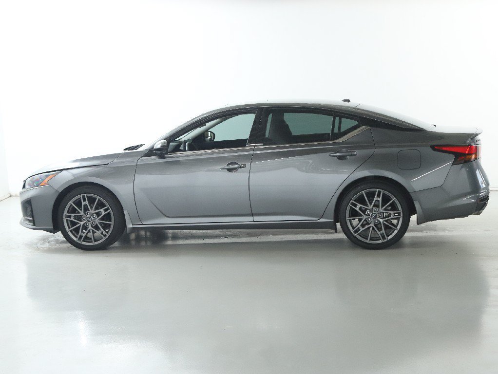 Certified 2024 Nissan Altima 2.0 SR FWD image 40