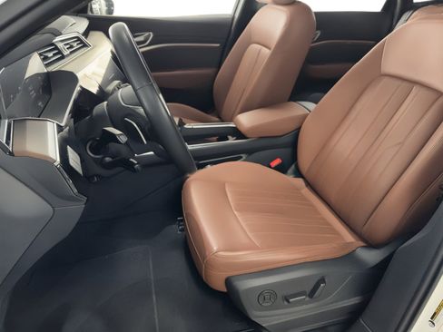 Used 2023 Audi e-tron Premium w/ Convenience Plus Package image 5