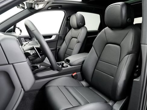 New 2026 Porsche Cayenne AWD/4WD image 5