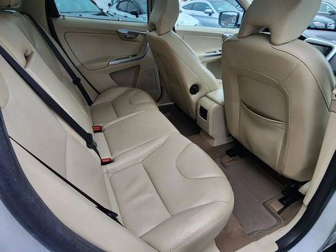 Used 2015 Volvo XC60 T6 Platinum image 15