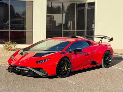 Used 2022 Lamborghini Huracan STO image 3