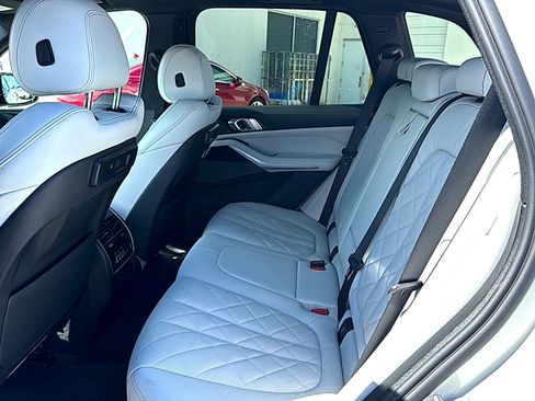 Used 2023 BMW X5 xDrive40i w/ M Sport Package AWD/4WD image 7
