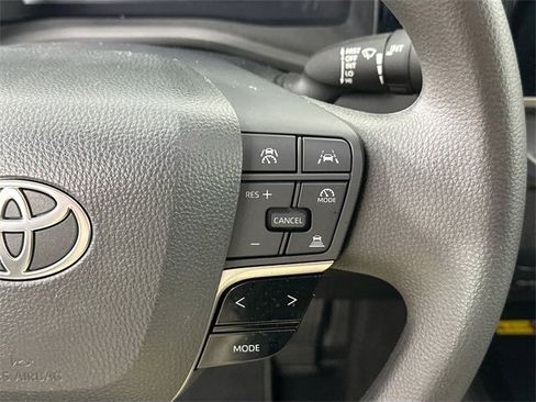 Used 2025 Toyota Camry LE image 19