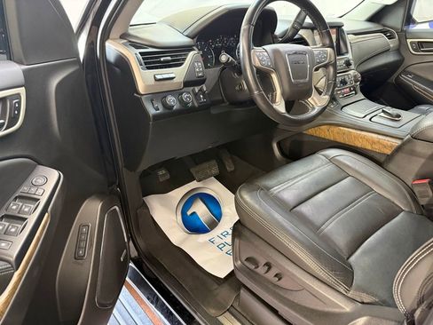 Used 2019 GMC Yukon XL Denali w/ Denali Ultimate Package AWD/4WD image 11