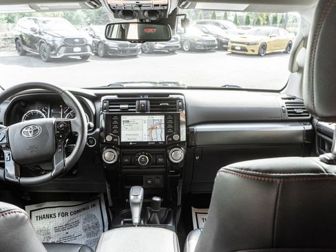 Used 2022 Toyota 4Runner TRD Off-Road Premium AWD/4WD image 9