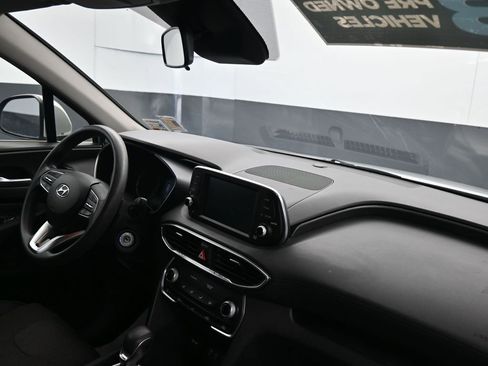 Used 2020 Hyundai Santa Fe SE image 12