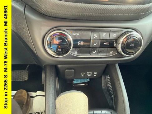 Used 2023 Chevrolet TrailBlazer LT w/ Convenience Package AWD/4WD image 34
