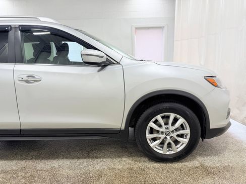 Used 2018 Nissan Rogue SV image 8