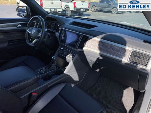 Used 2021 Volkswagen Atlas Cross Sport SE w/ Panoramic Sunroof Package image 23