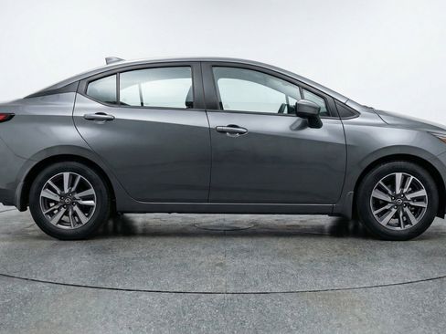 Used 2025 Nissan Versa SV FWD image 11