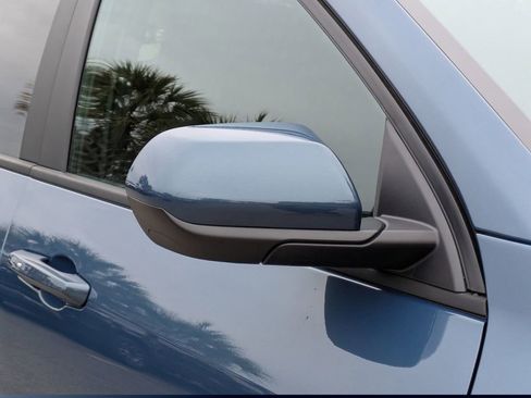 Used 2025 Chevrolet Equinox LT image 11