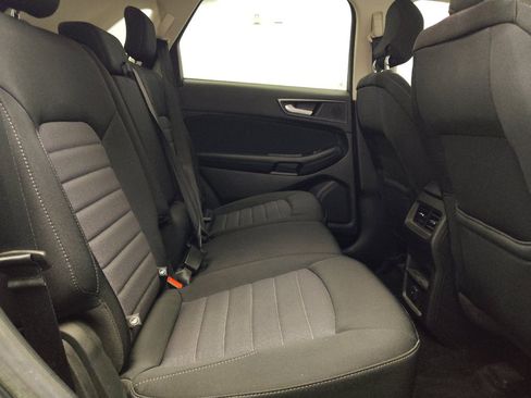 Used 2018 Ford Edge SE FWD image 19