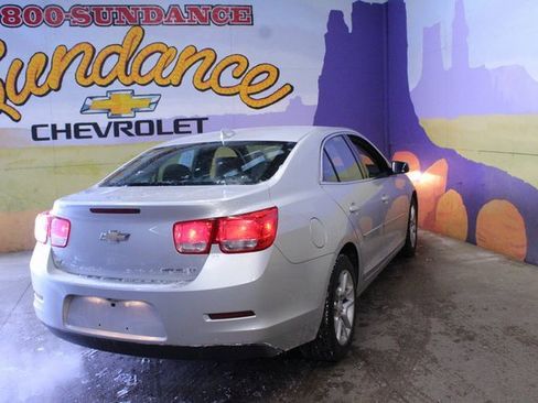 Used 2015 Chevrolet Malibu LT image 8