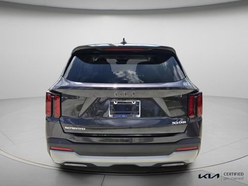 Certified 2026 Kia Sorento LX FWD image 6