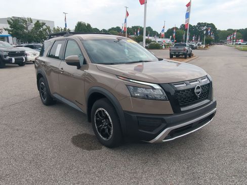Used 2023 Nissan Pathfinder Rock Creek AWD/4WD image 2