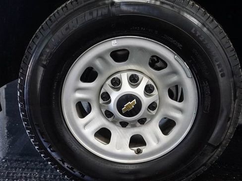 Used 2025 Chevrolet Silverado 2500 W/T AWD/4WD image 5