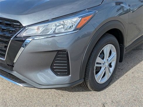 New 2025 Nissan Kicks Play S image 9