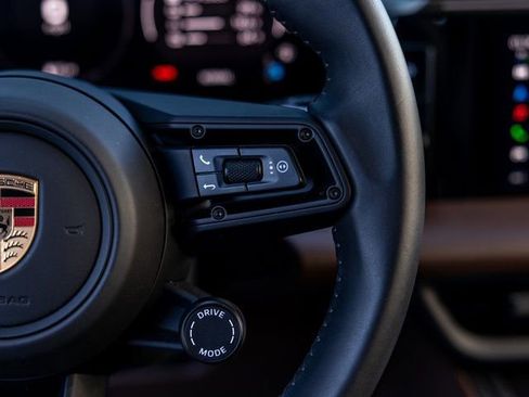 Certified 2025 Porsche Macan Electric image 49