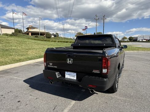 Used 2021 Honda Ridgeline Sport image 10