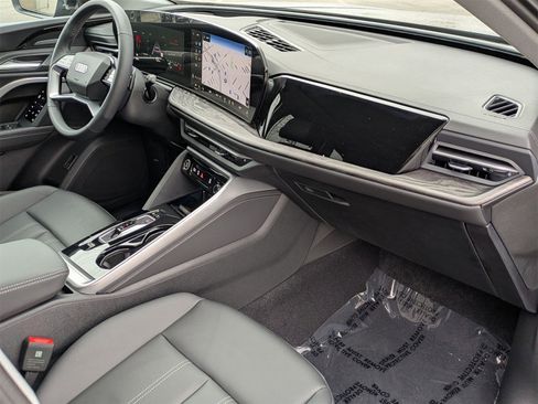 New 2025 Audi Q5 Premium Plus image 9